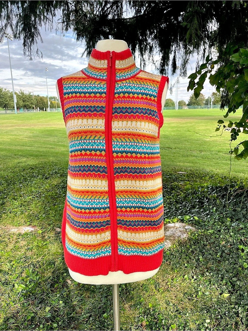 Liz Claiborne Colorful Geometric Knit Vest Size XS Like New